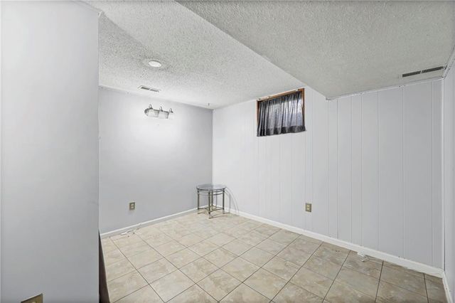 101 Fairview Avenue, Warrensburg, MO 64093