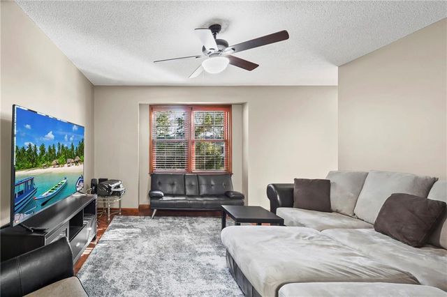 101 Fairview Avenue, Warrensburg, MO 64093