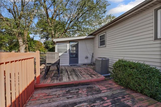 101 Fairview Avenue, Warrensburg, MO 64093