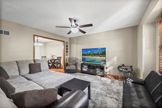 101 Fairview Avenue, Warrensburg, MO 64093