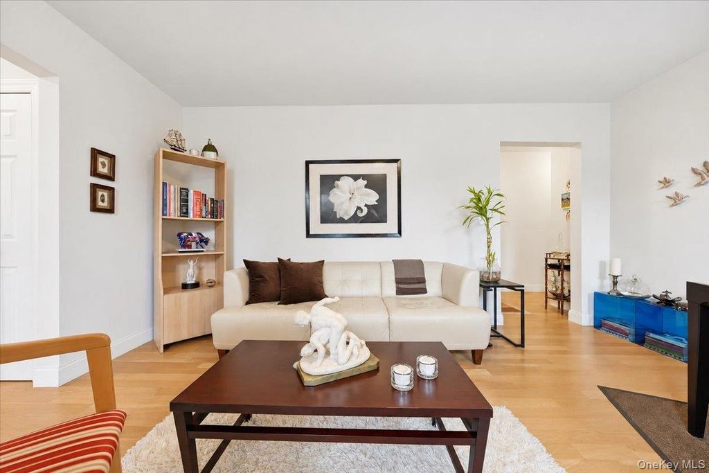811 Walton Avenue E18, Bronx, NY 10451 — exterior