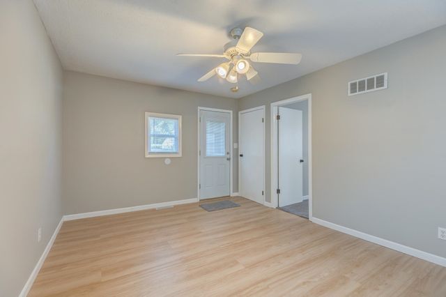 237 N Kansas Ave, Salina, KS 67401