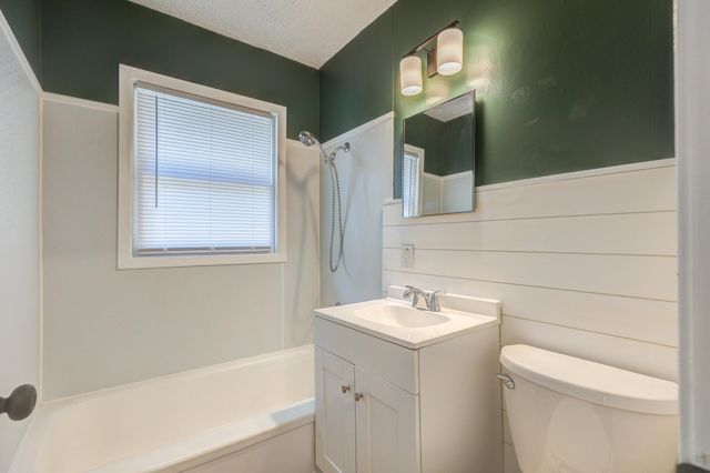 237 N Kansas Ave, Salina, KS 67401