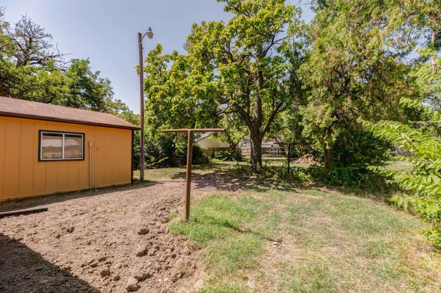 237 N Kansas Ave, Salina, KS 67401