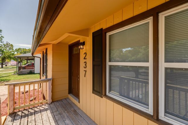 237 N Kansas Ave, Salina, KS 67401