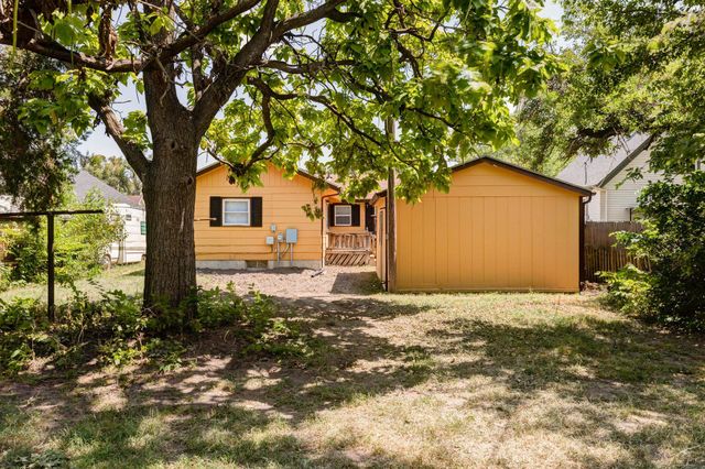 237 N Kansas Ave, Salina, KS 67401