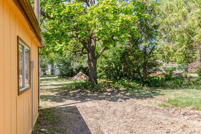 237 N Kansas Ave, Salina, KS 67401