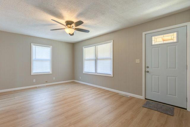237 N Kansas Ave, Salina, KS 67401
