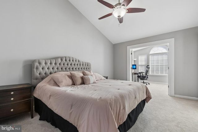 25462 UPPER CLUBHOUSE DR, Chantilly, VA 20152