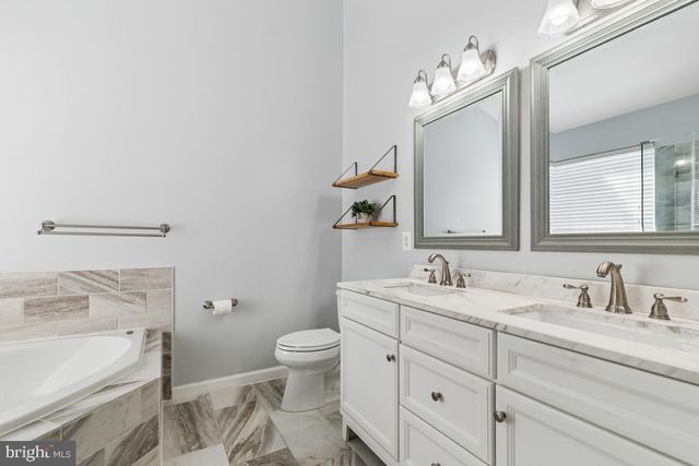 25462 UPPER CLUBHOUSE DR, Chantilly, VA 20152