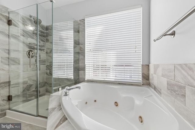 25462 UPPER CLUBHOUSE DR, Chantilly, VA 20152