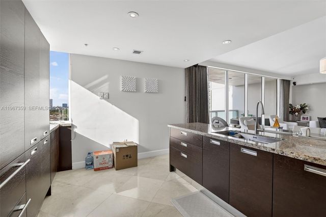 19400 Turnberry Way 1012, Aventura, FL 33180