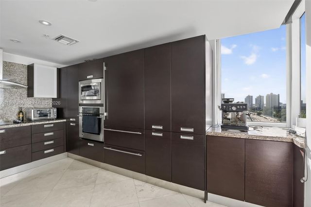 19400 Turnberry Way 1012, Aventura, FL 33180