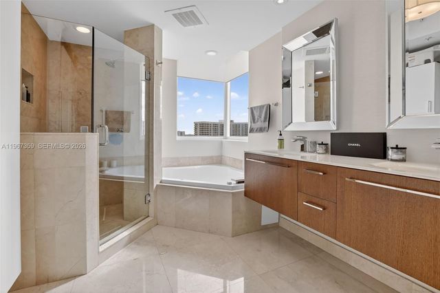 19400 Turnberry Way 1012, Aventura, FL 33180