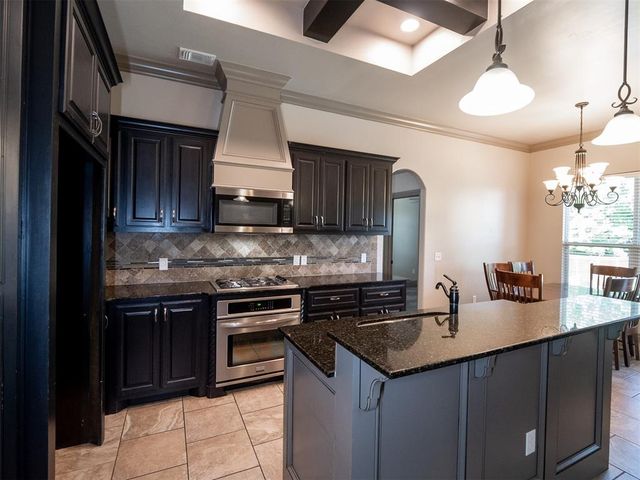 1513 N Savannah Terrace, Mustang, OK 73064