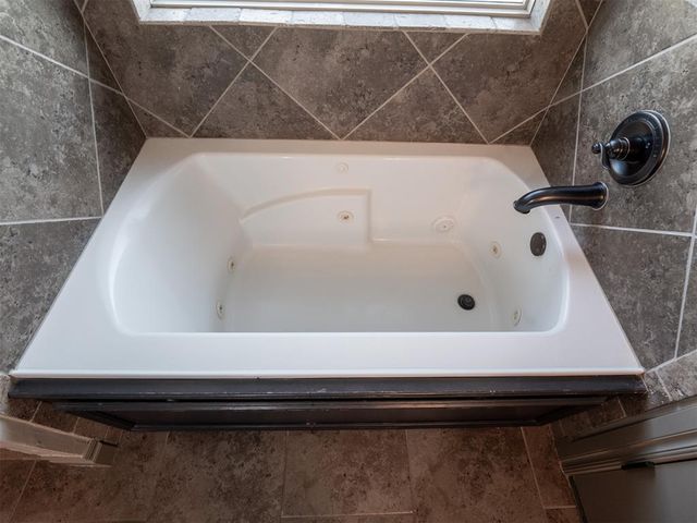 1513 N Savannah Terrace, Mustang, OK 73064