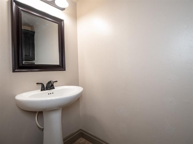 1513 N Savannah Terrace, Mustang, OK 73064