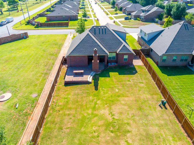 1513 N Savannah Terrace, Mustang, OK 73064
