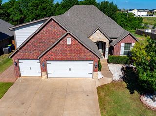1513 N Savannah Terrace, Mustang, OK 73064