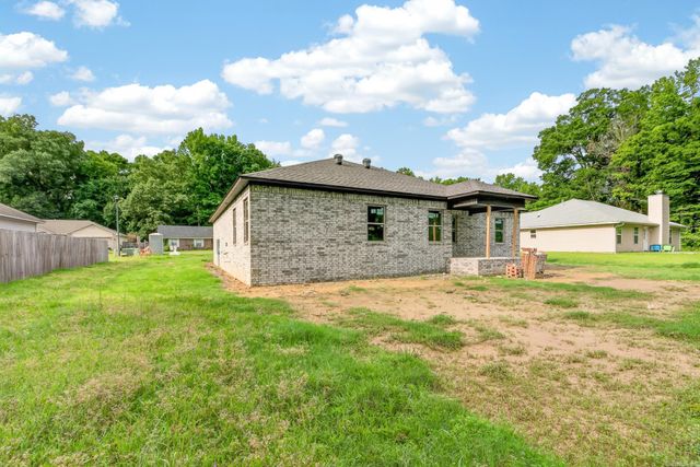 38 Shamsie Drive, Ward, AR 72176
