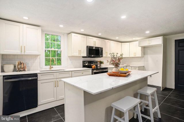 1237 W KING RD, Malvern, PA 19355