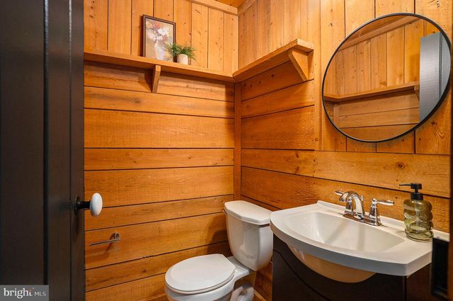 1237 W KING RD, Malvern, PA 19355