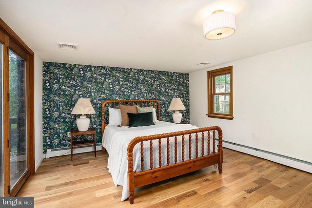 1237 W KING RD, Malvern, PA 19355