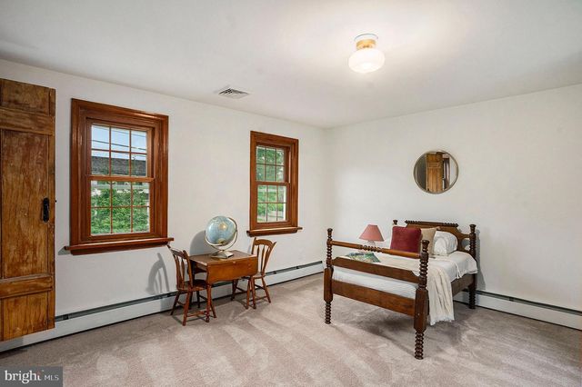 1237 W KING RD, Malvern, PA 19355