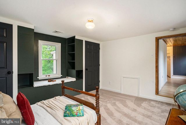 1237 W KING RD, Malvern, PA 19355