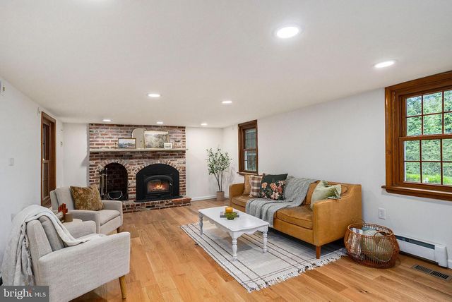 1237 W KING RD, Malvern, PA 19355