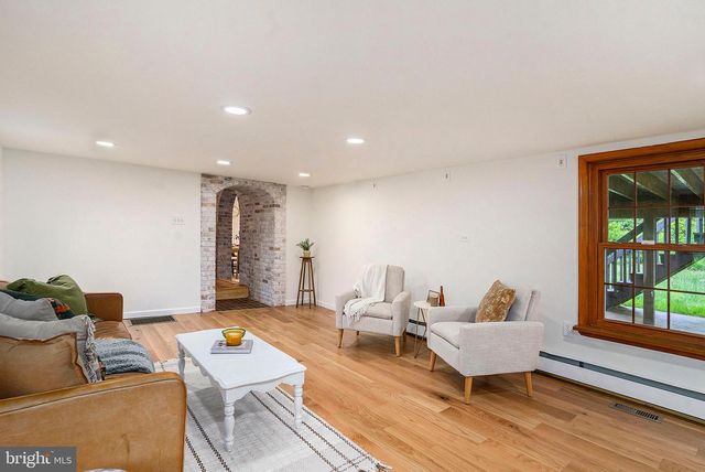 1237 W KING RD, Malvern, PA 19355