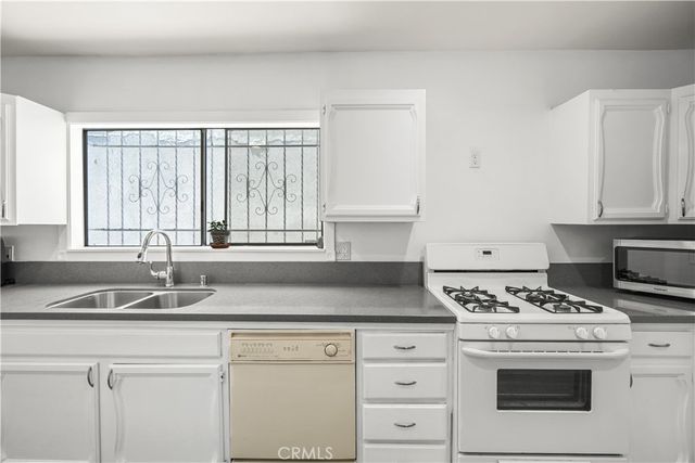 1067 N Wilton Place, Los Angeles, CA 90038