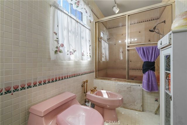 1067 N Wilton Place, Los Angeles, CA 90038