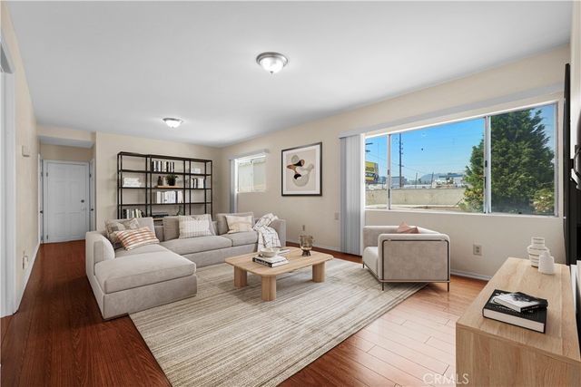 1067 N Wilton Place, Los Angeles, CA 90038