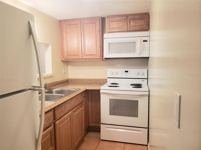 7100 WATERSIDE DRIVE, Tampa, FL 33617