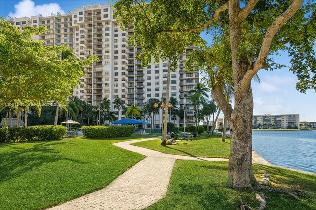 18151 NE 31st Ct 205, Aventura, FL 33160