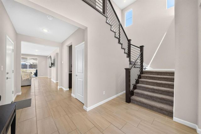 987 Groveland Avenue W, Madera, CA 93636