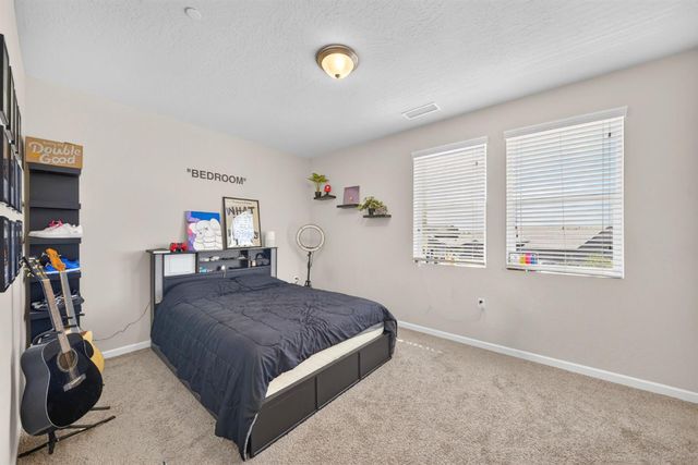 987 Groveland Avenue W, Madera, CA 93636
