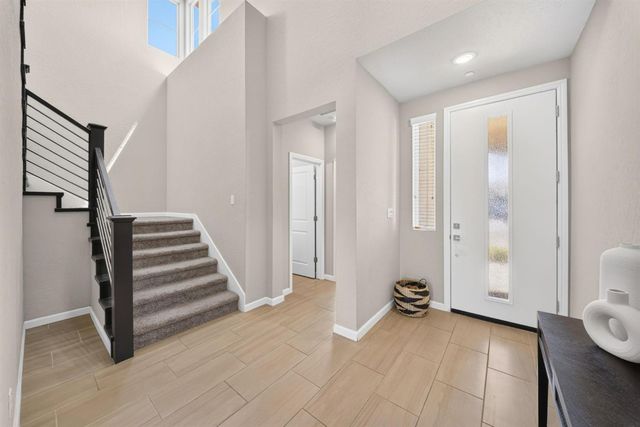 987 Groveland Avenue W, Madera, CA 93636