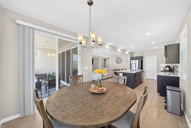 987 Groveland Avenue W, Madera, CA 93636
