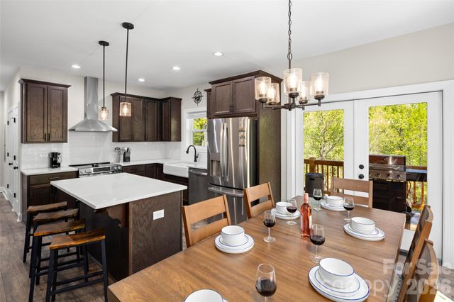 233 Arcadia Falls Way, Black Mountain, NC 28711