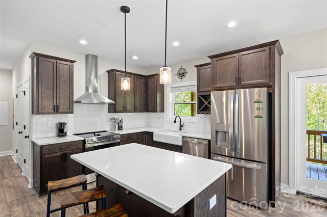 233 Arcadia Falls Way, Black Mountain, NC 28711