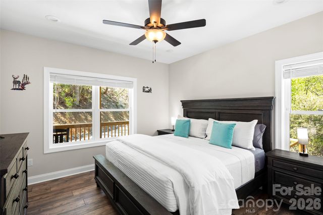 233 Arcadia Falls Way, Black Mountain, NC 28711