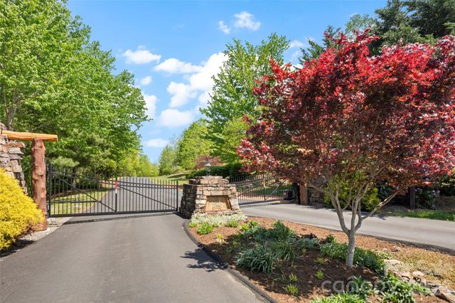 233 Arcadia Falls Way, Black Mountain, NC 28711