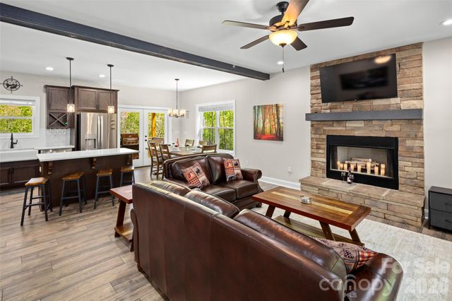 233 Arcadia Falls Way, Black Mountain, NC 28711