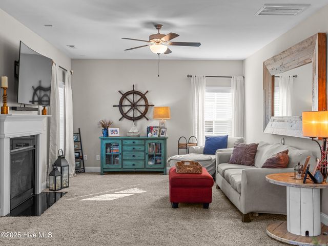 129 Oyster Landing Drive, Sneads Ferry, NC 28460