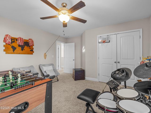 129 Oyster Landing Drive, Sneads Ferry, NC 28460