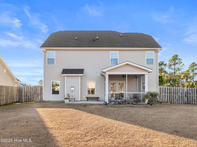 129 Oyster Landing Drive, Sneads Ferry, NC 28460