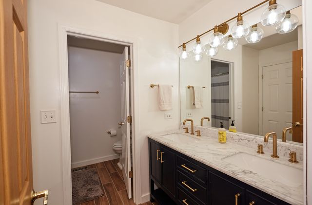 529 Horizon Drive, Bartlett, IL 60103