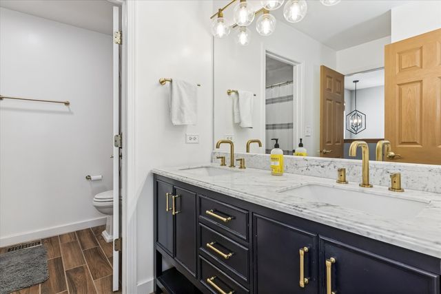 529 Horizon Drive, Bartlett, IL 60103